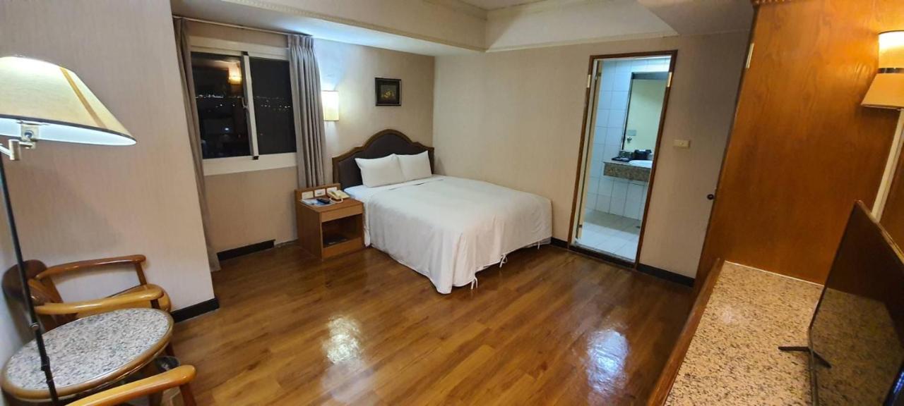 ทาเปง เบย์ ฮอลิเดย์ โฮเต็ล Hotel ตงกั่ง ภายนอก รูปภาพ