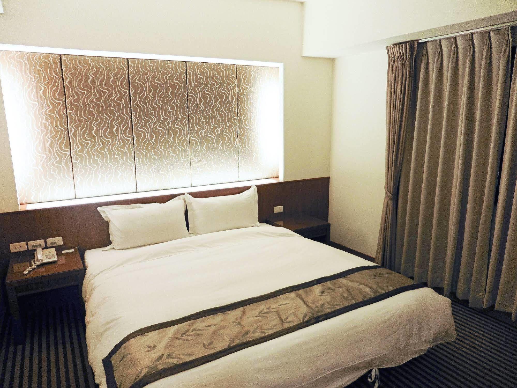 ทาเปง เบย์ ฮอลิเดย์ โฮเต็ล Hotel ตงกั่ง ภายนอก รูปภาพ