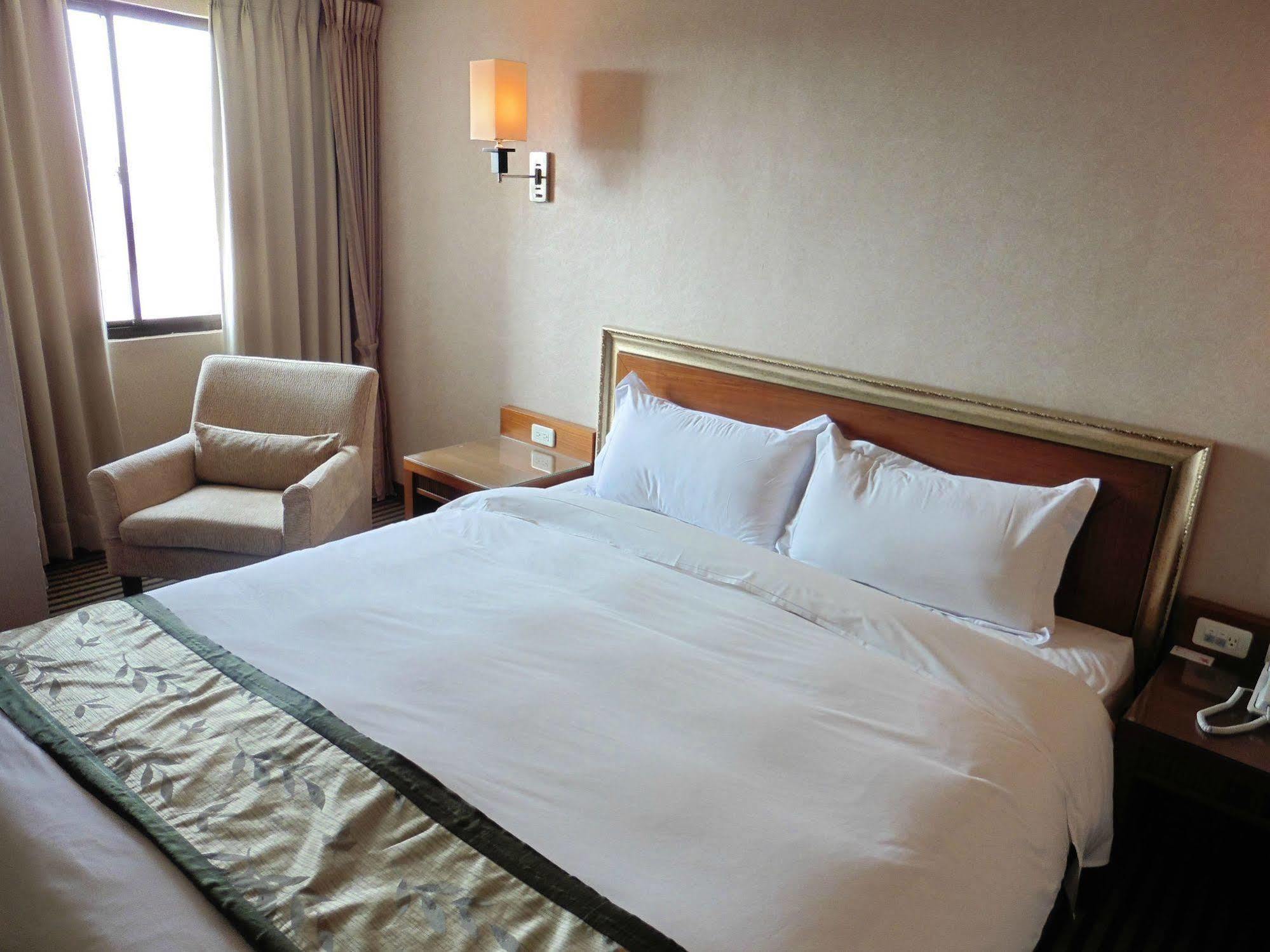 ทาเปง เบย์ ฮอลิเดย์ โฮเต็ล Hotel ตงกั่ง ภายนอก รูปภาพ