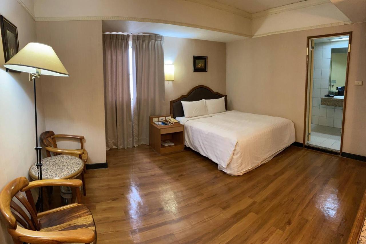 ทาเปง เบย์ ฮอลิเดย์ โฮเต็ล Hotel ตงกั่ง ภายนอก รูปภาพ